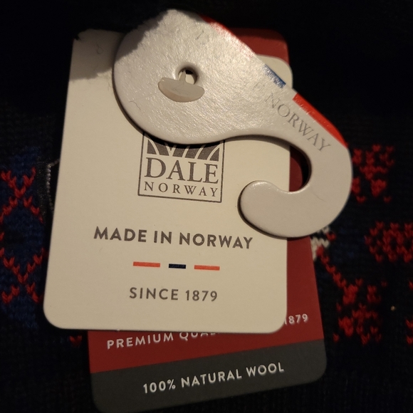 Dale of Norway OBERSTDORF Merino Wool Pom Pom Beanie Hat Ski Outdoor Winter NWT - Picture 5 of 11